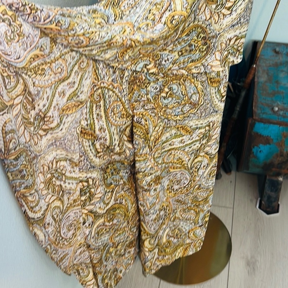 NWT Emma & Michelle Gold/Blue Floral Sleveless Romper,Jumpsuit Size Medium - Picture 5 of 11